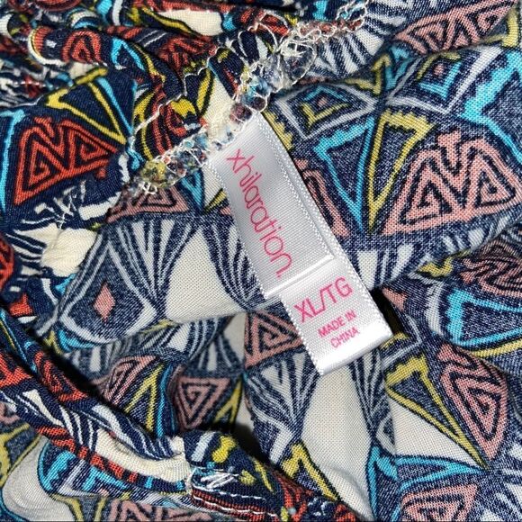 Aztec pattern asymmetrical dress - Picture 6 of 8